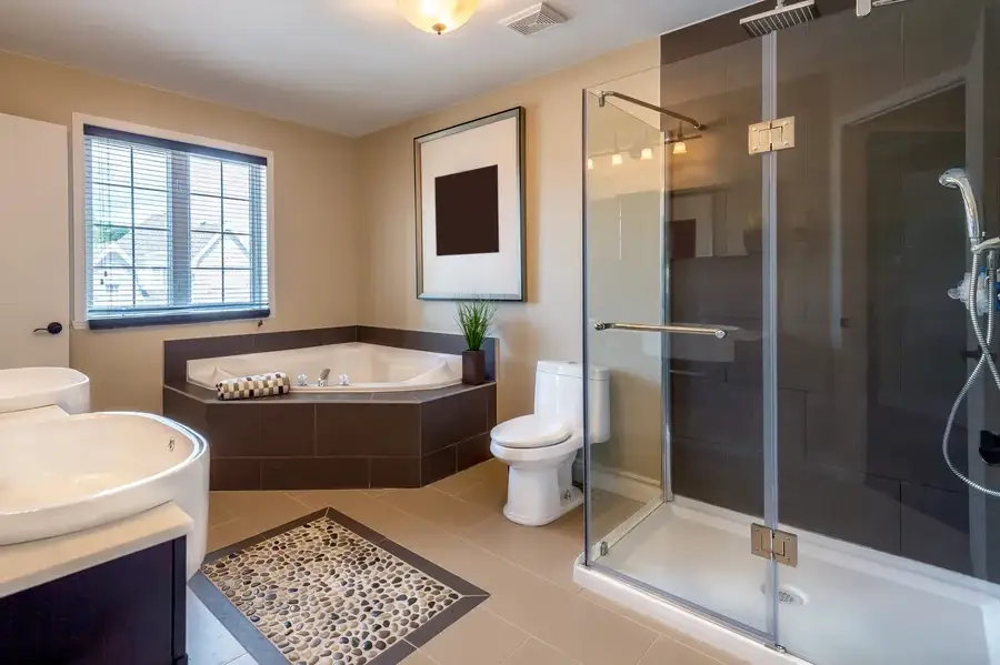 Key Features To Consider In Bathroom Remodeling Service in Bloomington, IL